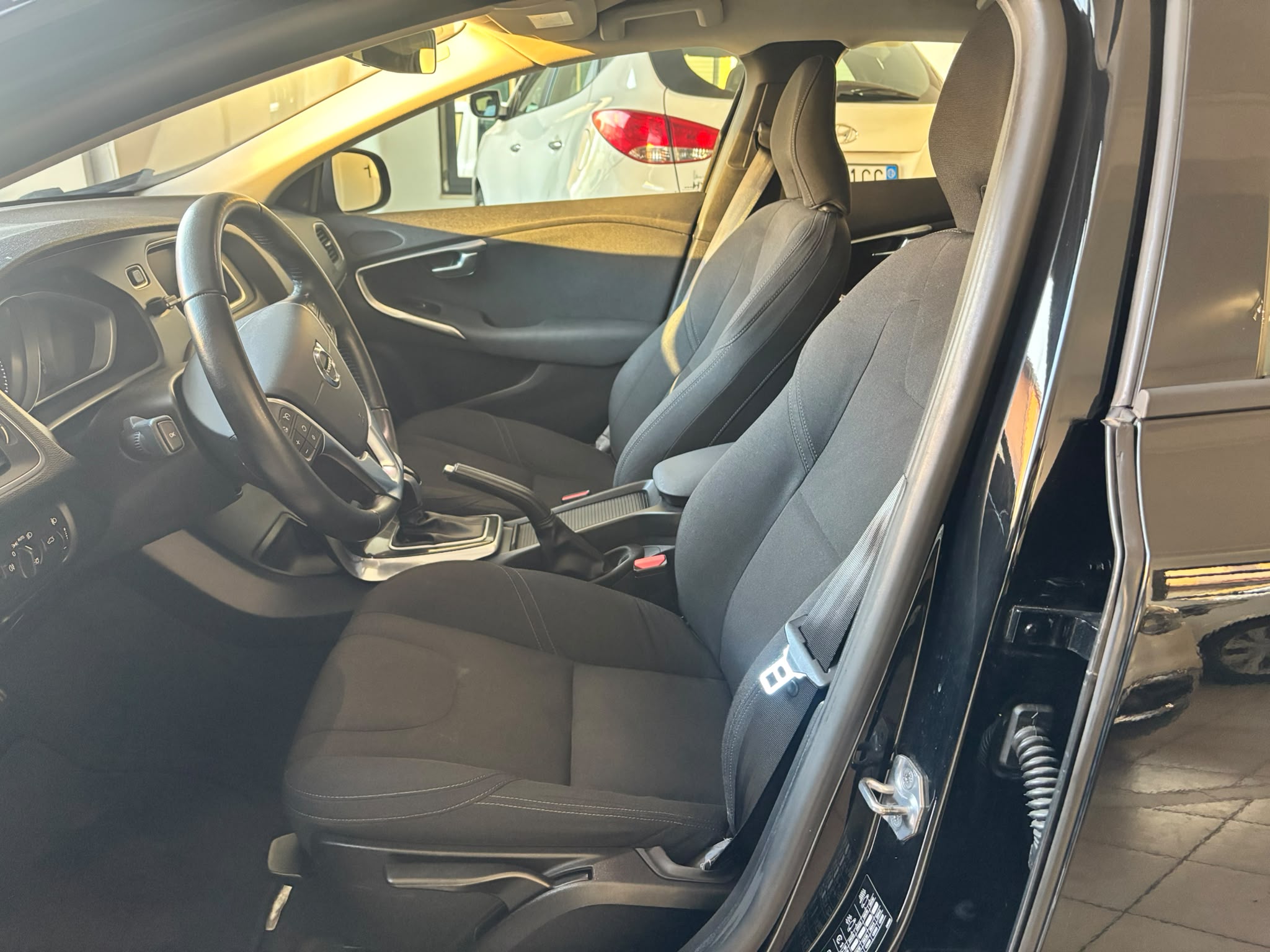 VOLVO V40 KINETIC CAMBIO AUTOMATICO