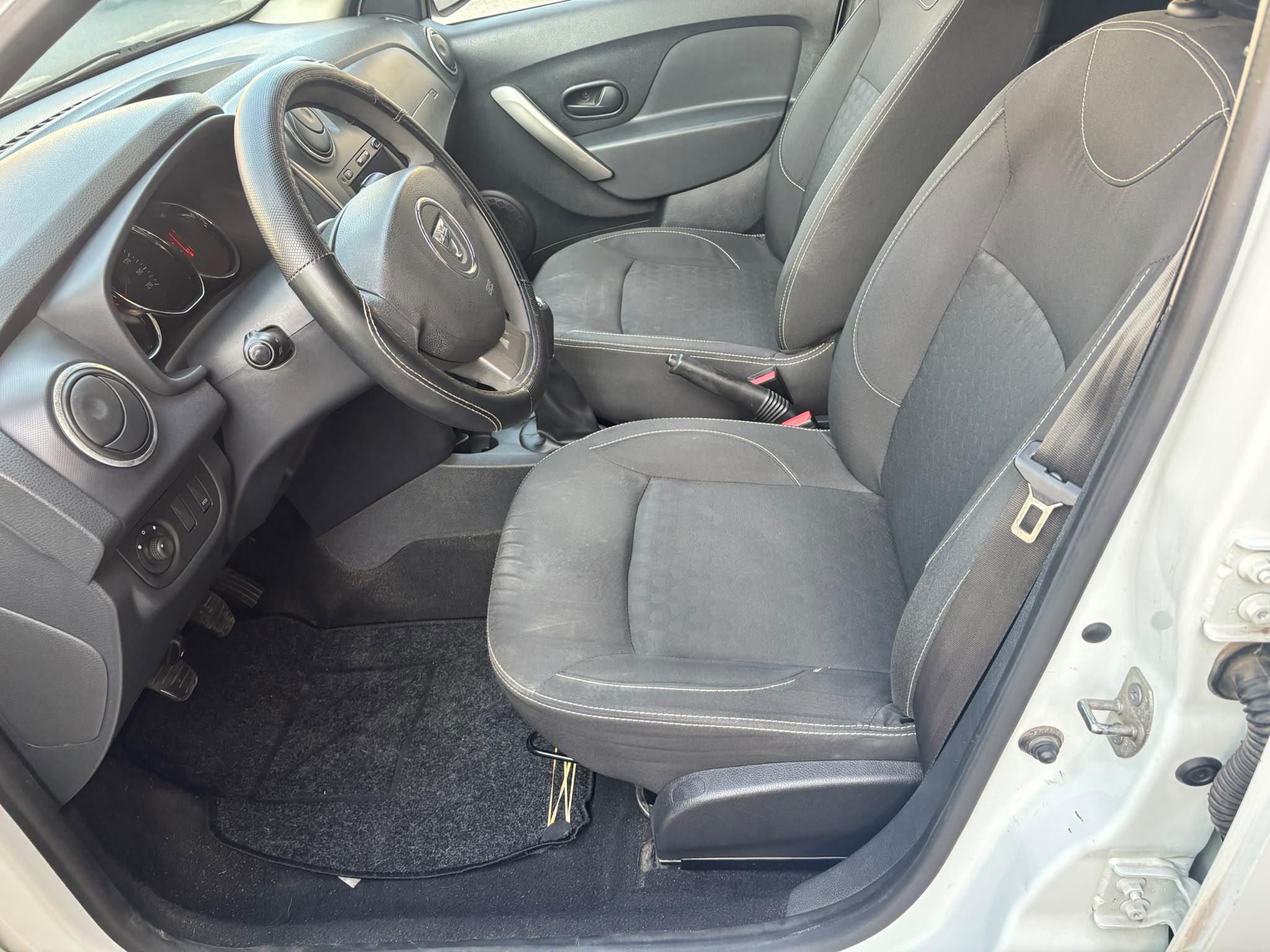 DACIA SANDERO 1.5 DIESEL LAUREATE