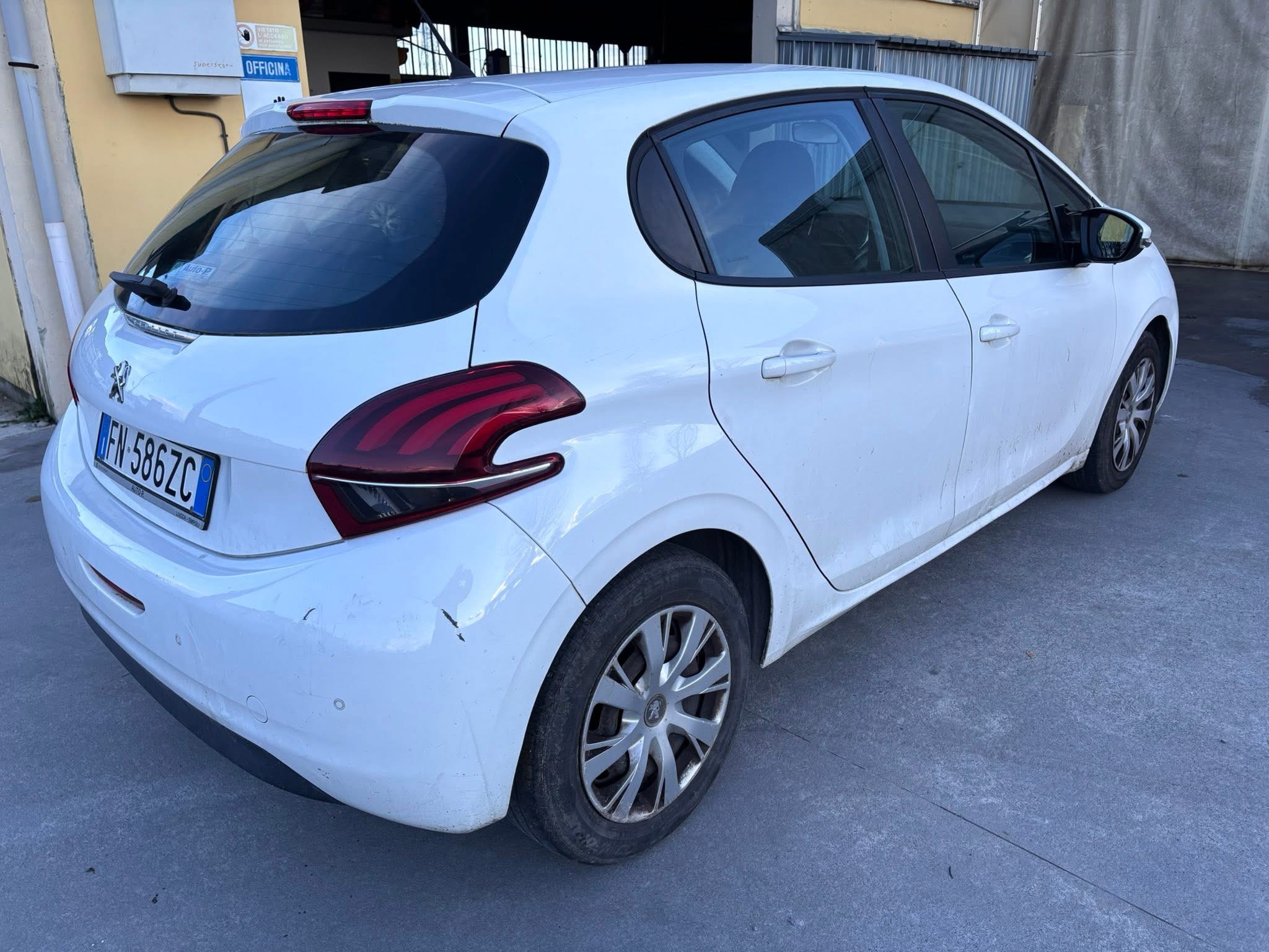 PEUGEOT 208 1.2 puretech